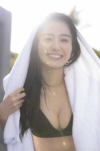 高田里穗写真集《ひかり辉く时间の中で》高清全本